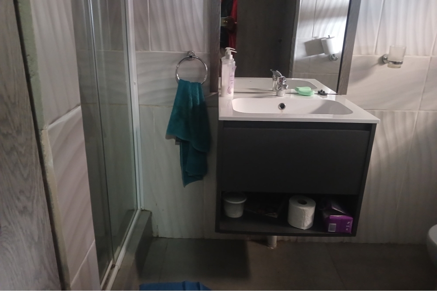 2 Bedroom Property for Sale in Roodepan Northern Cape